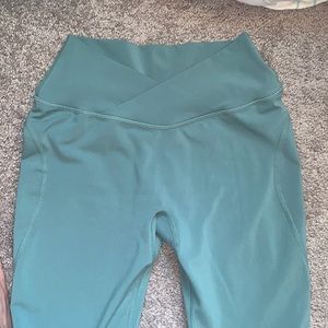 Alphalete cris cross leggings